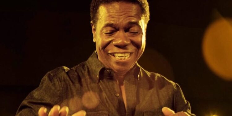 Paulinho da Costa recebe estrela na Calçada da Fama em Hollywood